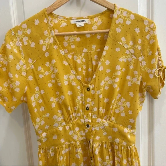 Billabong Yellow and White Floral Mini dress - Picture 6 of 11